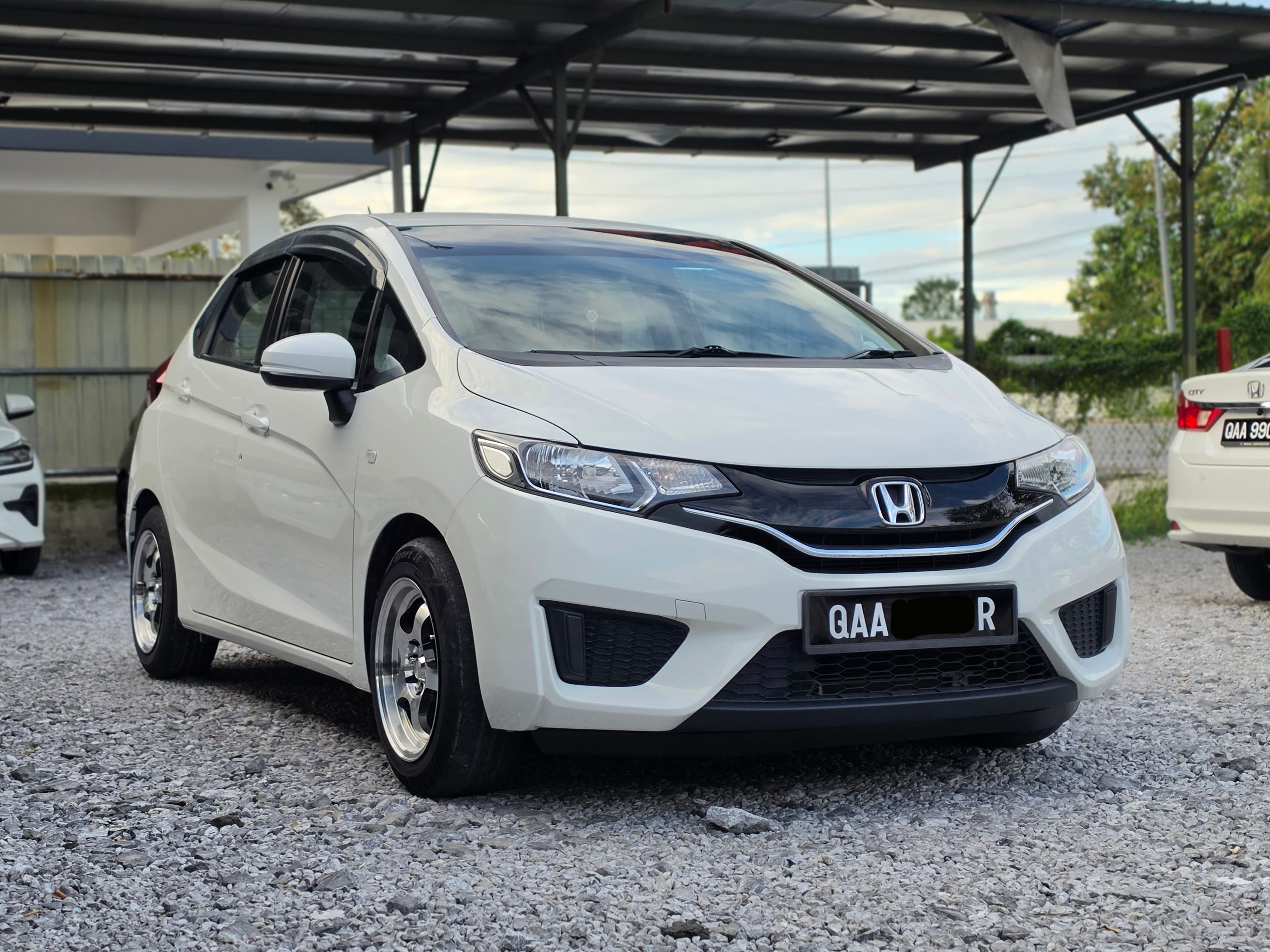 Used 2016 Honda Jazz 1.5 S in White for sale in Kuching, Sarawak